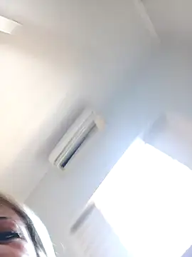 Snapshot of vivifernades chatting on 10-08-25, 11:30 vivifernades online show from 10-08-25, 11:30