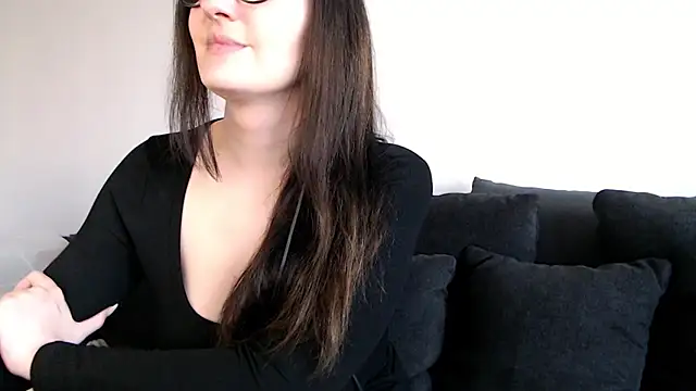 Snapshot of Alina_Lamour chatting on 07-08-26, 07:07 Alina Lamour online show from 07-08-26, 07:07