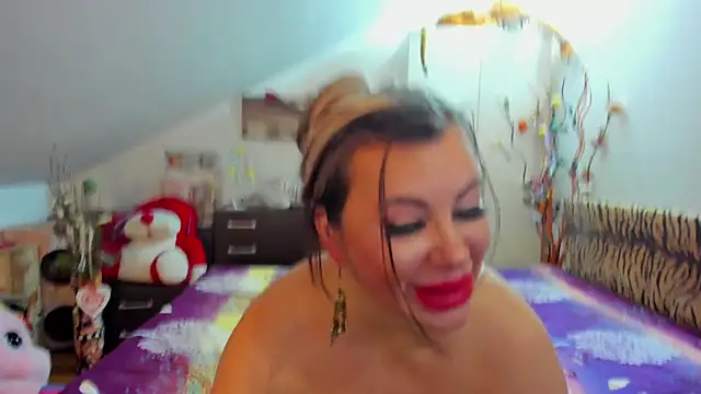 Snapshot of Raffaelababy chatting on 02-15-25, 03:28 Raffaelababy online show from 02-15-25, 03:28