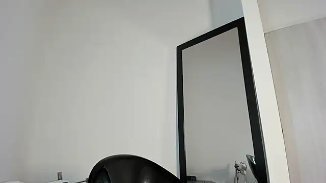 Snapshot of angelGgold chatting on 05-27-26, 12:35 angelGgold online show from 05-27-26, 12:35