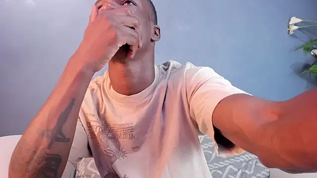 Snapshot of martin_killer chatting on 01-21-25, 01:18 martin killer online show from 01-21-25, 01:18