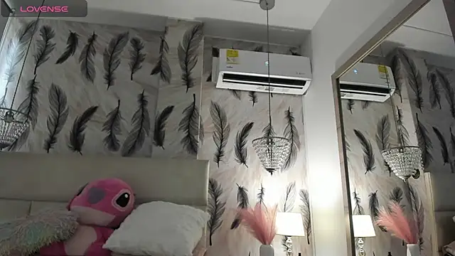 Snapshot of Vivi_prinncess chatting on 02-01-26, 05:55 Vivi prinncess online show from 02-01-26, 05:55