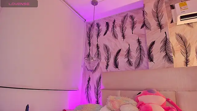 Snapshot of Vivi_prinncess chatting on 02-17-26, 12:18 Vivi prinncess online show from 02-17-26, 12:18