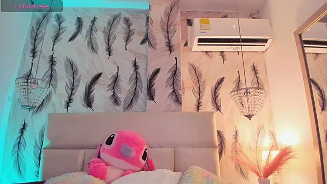 Snapshot of Vivi_prinncess chatting on 02-18-26, 10:50 Vivi prinncess online show from 02-18-26, 10:50