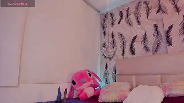 Snapshot of Vivi_prinncess chatting on 02-19-26, 11:01 Vivi prinncess online show from 02-19-26, 11:01