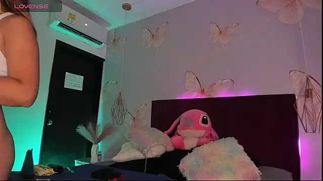 Snapshot of Vivi_prinncess chatting on 02-27-26, 11:27 Vivi prinncess online show from 02-27-26, 11:27