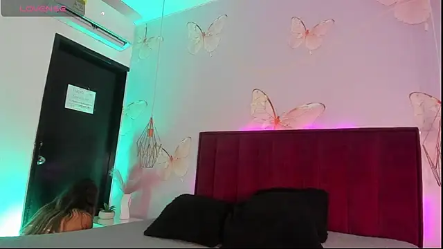 Snapshot of Vivi_prinncess chatting on 02-28-26, 10:11 Vivi prinncess online show from 02-28-26, 10:11