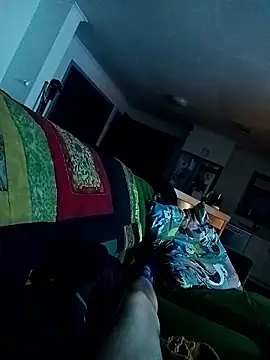 Snapshot of happyduckkie chatting on 01-12-26, 12:10 happyduckkie online show from 01-12-26, 12:10