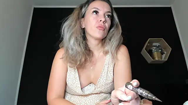 Snapshot of Alesys69 chatting on 09-13-25, 10:53 Alesys69 online show from 09-13-25, 10:53