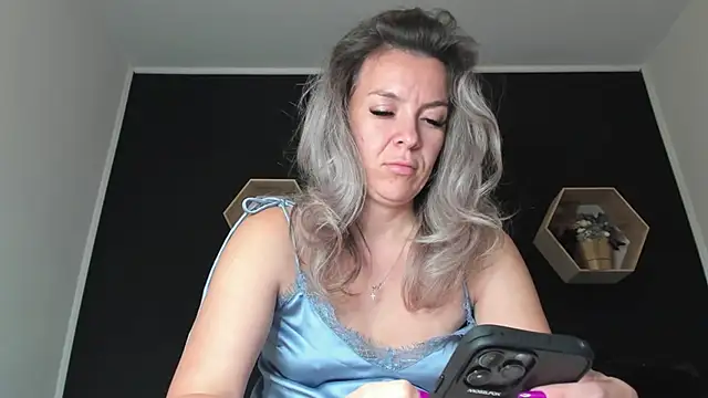 Snapshot of Alesys69 chatting on 09-26-25, 10:36 Alesys69 online show from 09-26-25, 10:36