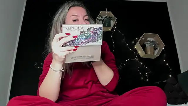 Snapshot of Alesys69 chatting on 12-16-25, 10:37 Alesys69 online show from 12-16-25, 10:37