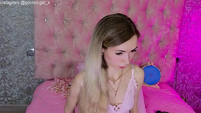 Akilla Queen online show from 04-14-26, 01:55