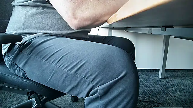 Snapshot of 69bezfleku chatting on 11-06-25, 07:31 69bezfleku online show from 11-06-25, 07:31