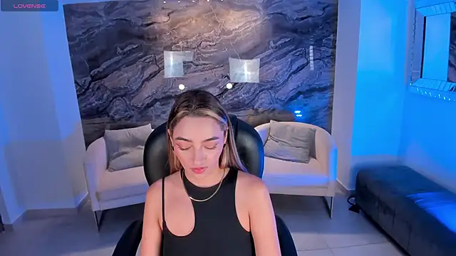 Snapshot of MelissaMoore_ chatting on 03-03-25, 04:47 MelissaMoore online show from 03-03-25, 04:47