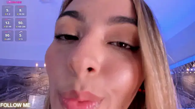 Snapshot of MelissaMoore_ chatting on 03-08-25, 05:38 MelissaMoore online show from 03-08-25, 05:38