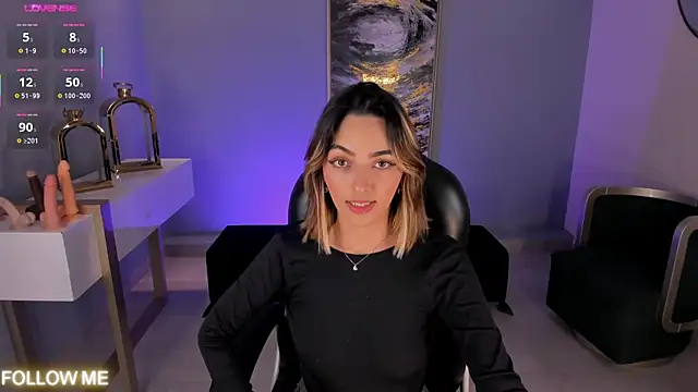 Snapshot of MelissaMoore_ chatting on 10-24-25, 03:03 MelissaMoore online show from 10-24-25, 03:03