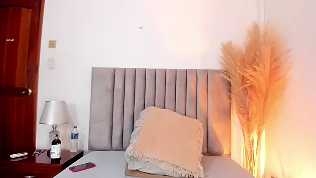 AGATHAA WHITE online show from 03-13-25, 11:41