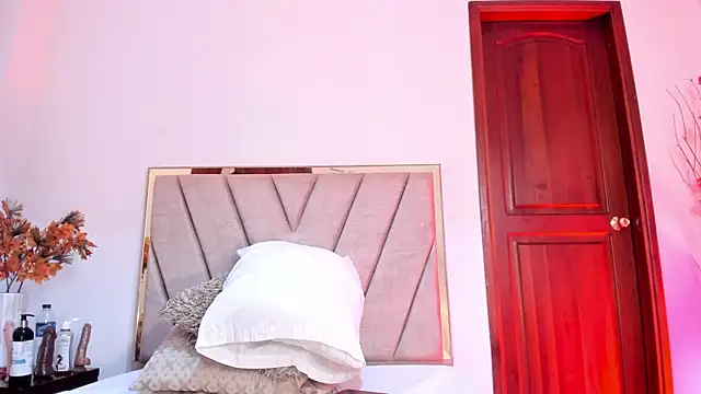 AGATHAA WHITE online show from 03-14-25, 02:52