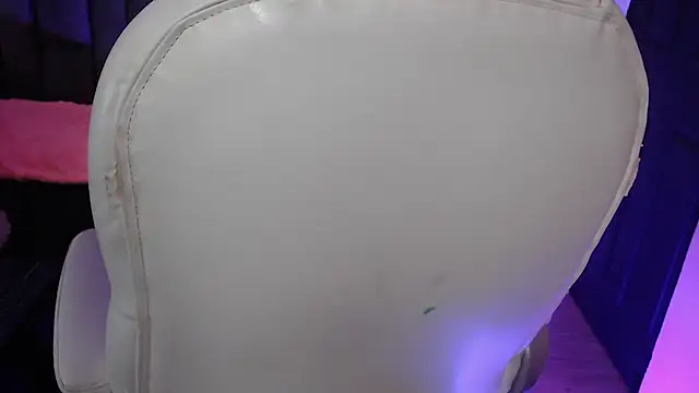 Christaly  online show from 09-23-25, 05:43