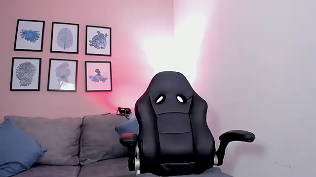 Snapshot of Sabrina_Sabrock_ chatting on 10-31-25, 05:41 Sabrina Sabrock online show from 10-31-25, 05:41