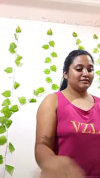 Snapshot of shayna_all chatting on 09-21-25, 10:11 shayna all online show from 09-21-25, 10:11