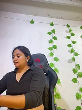 Snapshot of shayna_all chatting on 03-25-26, 06:25 shayna all online show from 03-25-26, 06:25