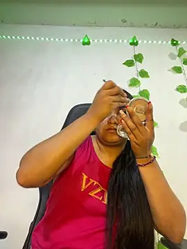 Snapshot of shayna_all chatting on 03-28-26, 06:40 shayna all online show from 03-28-26, 06:40