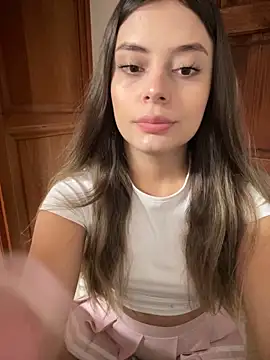 Snapshot of Miss_valeriaa chatting on 12-28-24, 04:30 Miss valeriaa online show from 12-28-24, 04:30