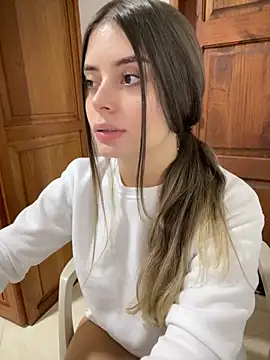 Snapshot of Miss_valeriaa chatting on 02-04-25, 02:17 Miss valeriaa online show from 02-04-25, 02:17