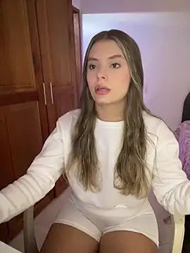 Snapshot of Miss_valeriaa chatting on 03-19-25, 02:57 Miss valeriaa online show from 03-19-25, 02:57