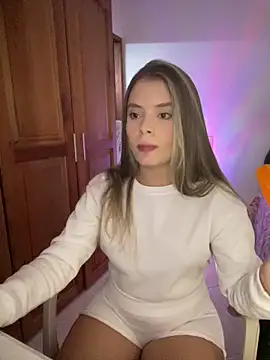 Snapshot of Miss_valeriaa chatting on 03-19-25, 08:43 Miss valeriaa online show from 03-19-25, 08:43