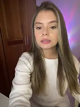 Snapshot of Miss_valeriaa chatting on 03-19-25, 11:47 Miss valeriaa online show from 03-19-25, 11:47