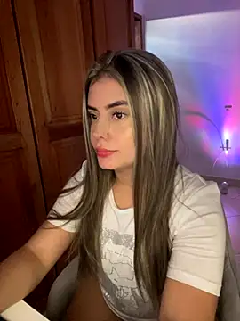 Snapshot of Miss_valeriaa chatting on 11-22-25, 10:09 Miss valeriaa online show from 11-22-25, 10:09