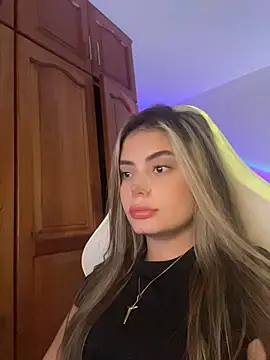 Snapshot of Miss_valeriaa chatting on 07-17-26, 04:45 Miss valeriaa online show from 07-17-26, 04:45