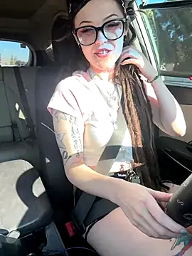 Snapshot of BlaizeyBBy chatting on 10-23-25, 10:30 BlaizeyBBy online show from 10-23-25, 10:30