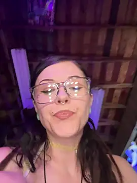Snapshot of BlaizeyBBy chatting on 06-19-26, 02:49 BlaizeyBBy online show from 06-19-26, 02:49