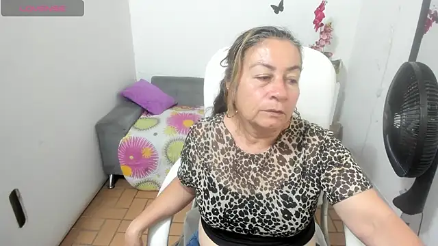 Snapshot of stepmother_105 chatting on 07-16-26, 06:25 stepmother 105 online show from 07-16-26, 06:25