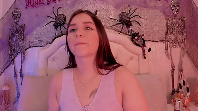 Snapshot of hasret_sesim chatting on 10-26-25, 04:18 hasret sesim online show from 10-26-25, 04:18