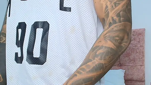 Snapshot of Alessandro_Vanni chatting on 12-06-24, 12:49 Alessandro Vanni online show from 12-06-24, 12:49