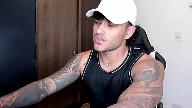 Snapshot of Alessandro_Vanni chatting on 12-14-24, 12:23 Alessandro Vanni online show from 12-14-24, 12:23