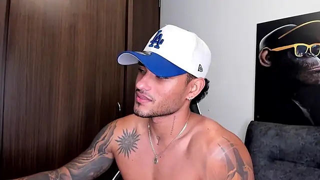 Snapshot of Alessandro_Vanni chatting on 03-12-25, 09:12 Alessandro Vanni online show from 03-12-25, 09:12