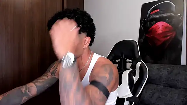 Snapshot of Alessandro_Vanni chatting on 03-21-25, 04:28 Alessandro Vanni online show from 03-21-25, 04:28