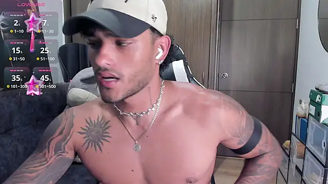 Snapshot of Alessandro_Vanni chatting on 11-09-25, 01:26 Alessandro Vanni online show from 11-09-25, 01:26