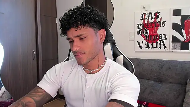 Alessandro Vanni online show from 01-06-26, 01:26