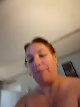 Snapshot of Canadian_BBW chatting on 12-17-24, 05:36 Canadian BBW online show from 12-17-24, 05:36