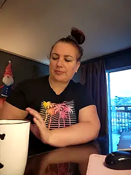 Snapshot of Canadian_BBW chatting on 12-22-24, 04:48 Canadian BBW online show from 12-22-24, 04:48