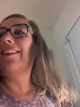 Snapshot of Canadian_BBW chatting on 09-09-25, 08:19 Canadian BBW online show from 09-09-25, 08:19