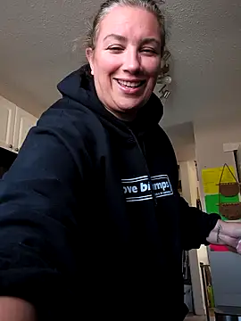 Snapshot of Canadian_BBW chatting on 10-08-25, 07:00 Canadian BBW online show from 10-08-25, 07:00