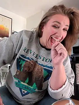 Snapshot of Canadian_BBW chatting on 10-15-25, 10:32 Canadian BBW online show from 10-15-25, 10:32