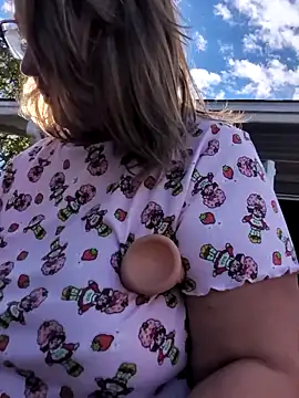 Snapshot of Canadian_BBW chatting on 10-17-25, 08:22 Canadian BBW online show from 10-17-25, 08:22